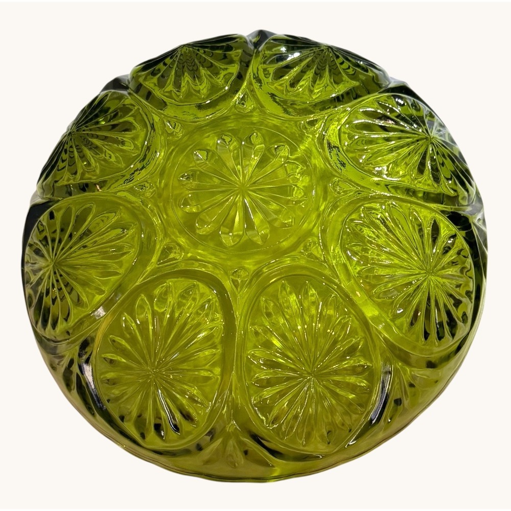 Vintage Anchor Hocking Avocado Green Medallion Serving Bowl 9" Star & Cameo - Picture 4 of 6